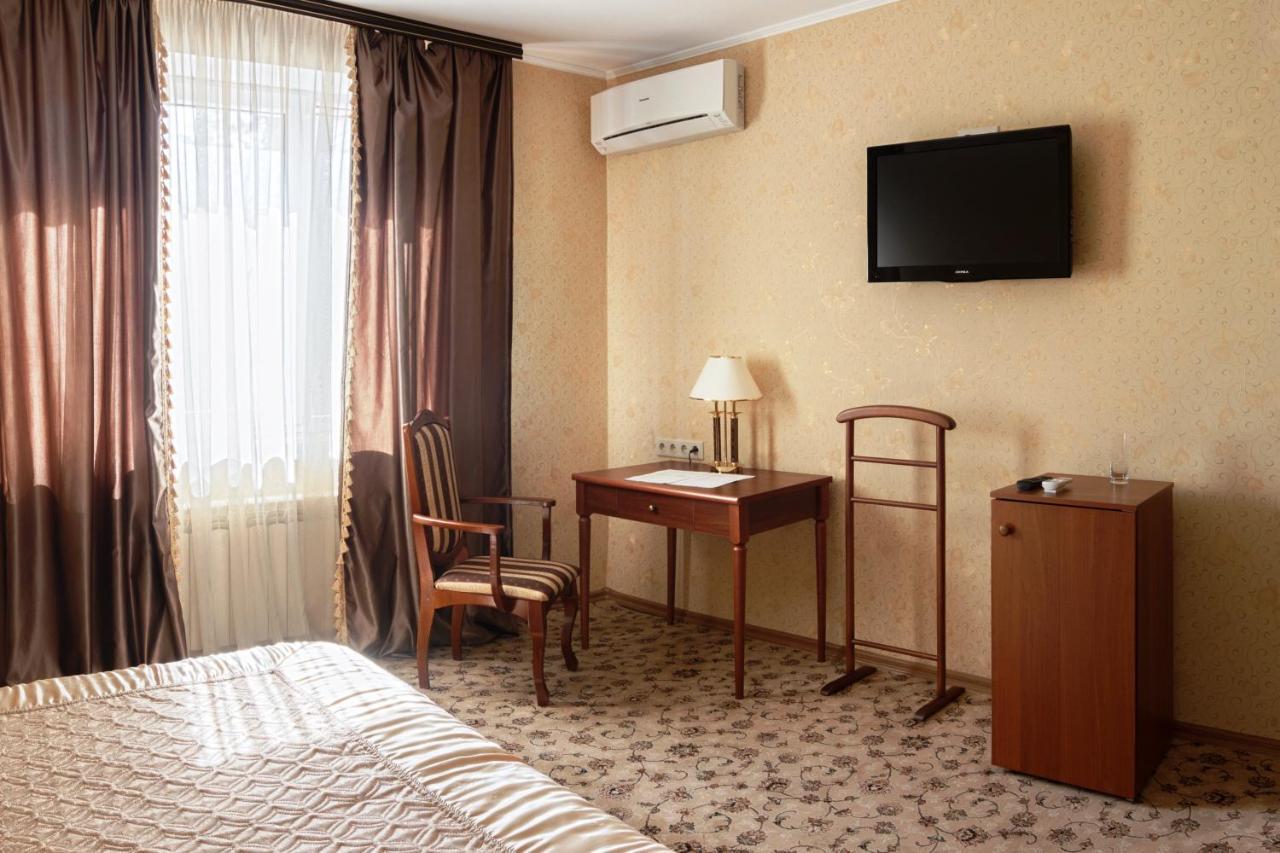 Britaniya Otel Harkiv Dış mekan fotoğraf